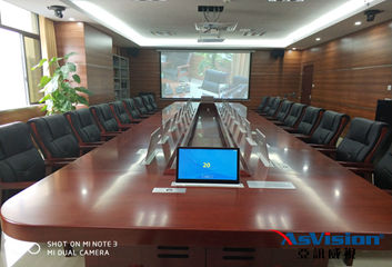 某人民院审委会